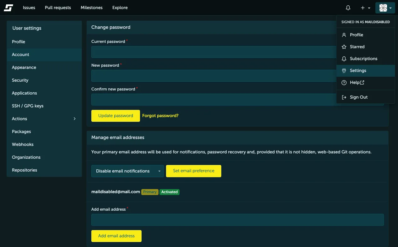 Screenshot der Seite „User settings“ unter dem Bereich „Account“ in STACKIT Git. Die Benutzeroberfläche zeigt oben rechts ein geöffnetes Profil-Dropdown-Menü für den Benutzer „MAILDISABLED“, in dem „Settings“ ausgewählt ist. Die Hauptansicht zeigt ein Formular zum Ändern des Passworts („Change password“) sowie den Bereich „Manage email addresses“ mit einem Auswahlmenü, das derzeit auf „Disable email notifications“ steht, direkt neben einer gelben Schaltfläche „Set email preference“.